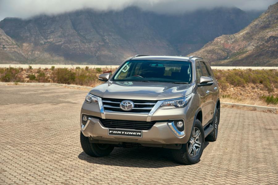  Toyota Fortuner (AN160) 2016 года  (ZA) (фото 12 из 40)